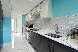 Kitchen- click for photo gallery
